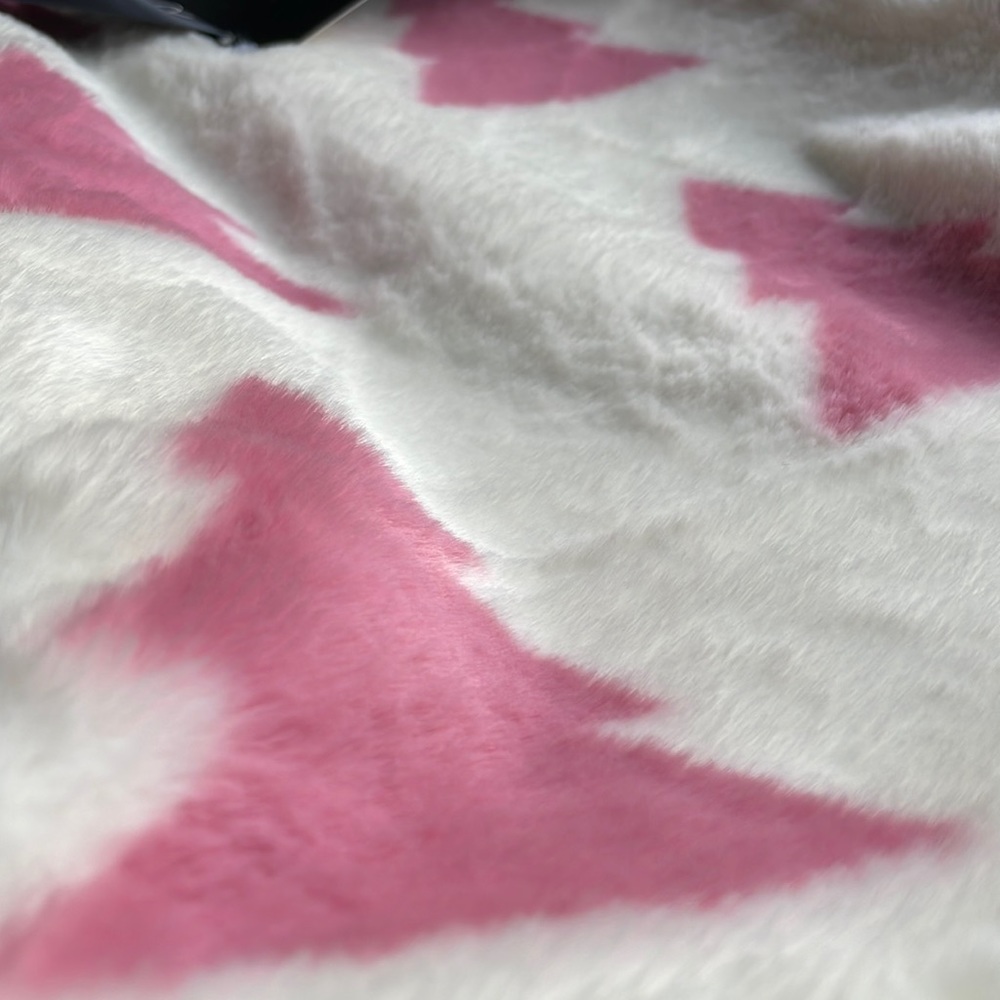 🎉HP🎉🌲RACHEL ZOE Soft, plush oversized Holiday Faux Fur Throw🌲NWT🌲 - Picture 10 of 13